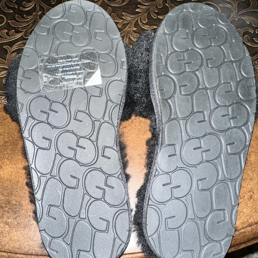 Uggs Slippers - image 2
